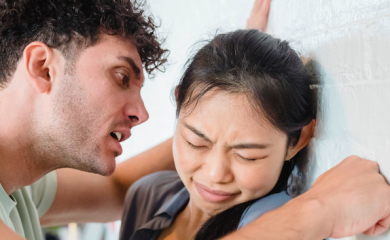 Foto de Timur Weber: https://www.pexels.com/pt-br/foto/raiva-irritacao-argumento-discussao-8560739/