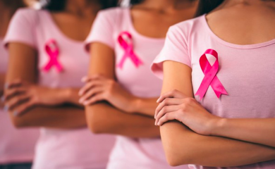 Grupo de mulheres com câncer de mama para dar suporte à saúde mental. Outubro Rosa