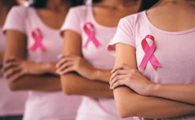 Grupo de mulheres com câncer de mama para dar suporte à saúde mental. Outubro Rosa